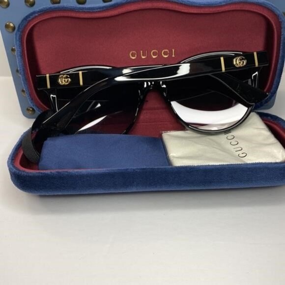 GUCCI GG0631S 001 round sunglass comes black frame with grey gradient lenses main image 15